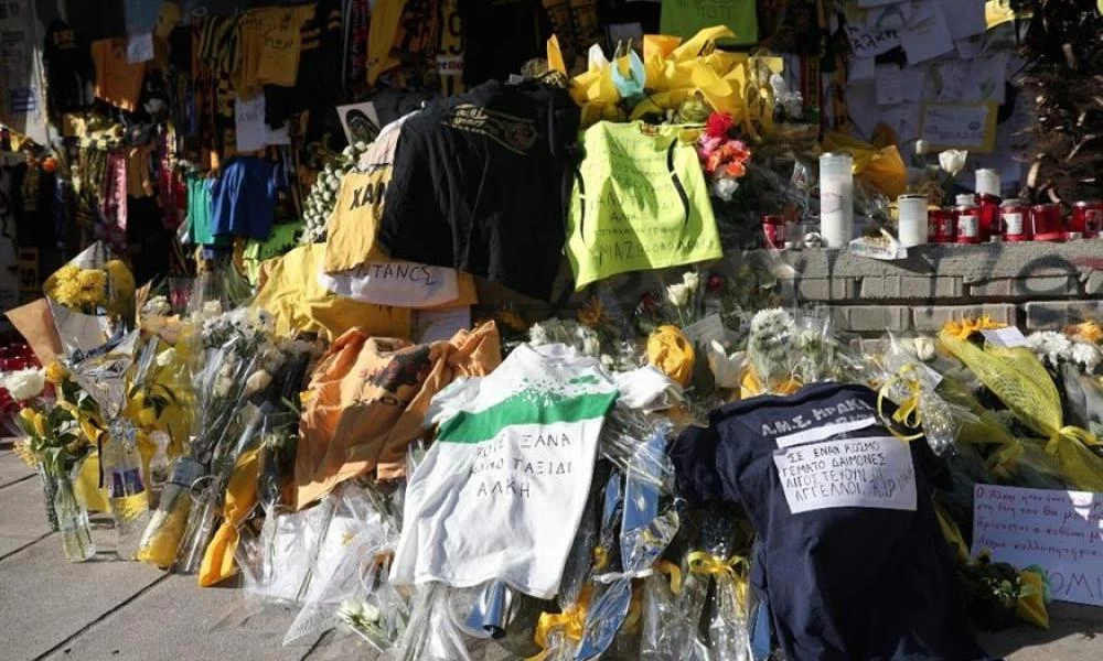 Δολοφονία Αλκη: Ενα κερί στη μνήμη του από εκατοντάδες φιλάθλους